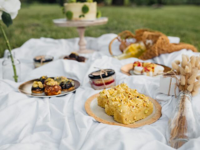 Top Hidden Parks and Spaces for Al Fresco Events with Seamless Food Delivery